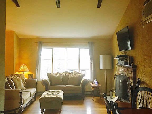 3rd image of 26 Esther Dr