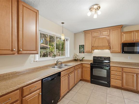 4th image of 1264 18th St