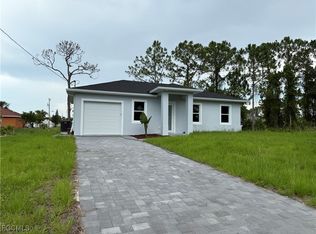 1037 Macy St E, Lehigh Acres, FL 33974