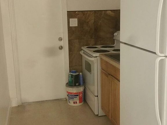 4th image of 628 NW 14th Ave APT 3