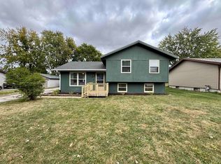 412 David Dr, Winnebago, IL 61088