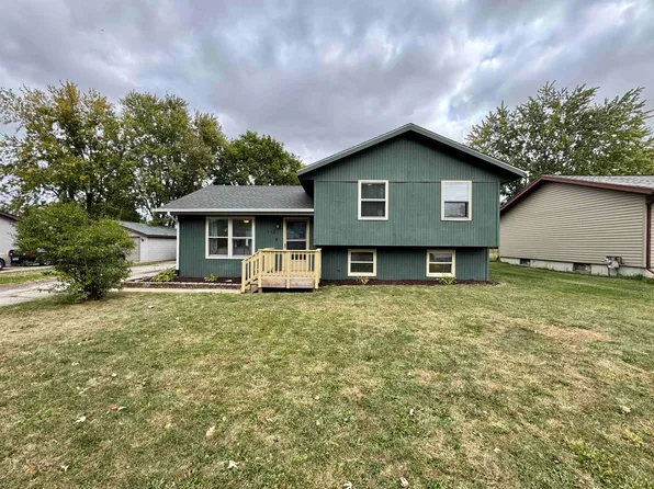 412 David Dr, Winnebago, IL 61088