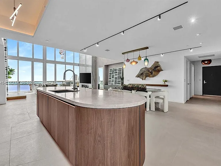888 Biscayne Blvd #5704 — Photo 19