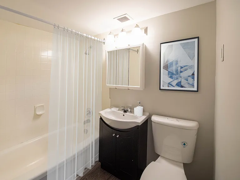 2510 Portage Ave — Photo 10