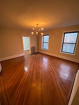 3rd image of 50 Livingston St #3