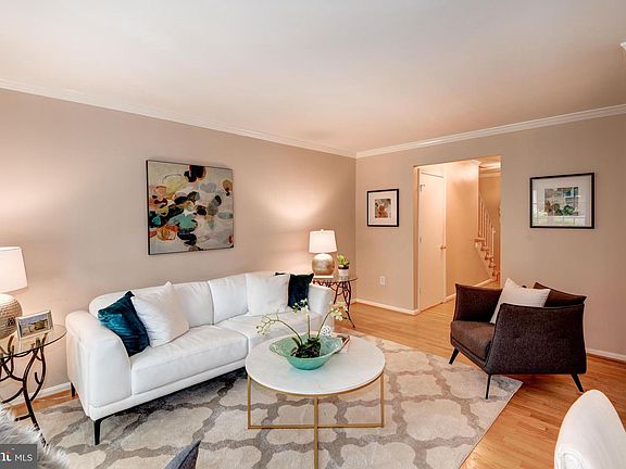 5th image of 6725 Surreywood Ln