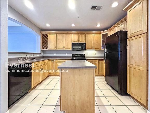 2nd image of 1727 N Pearl St APT 307