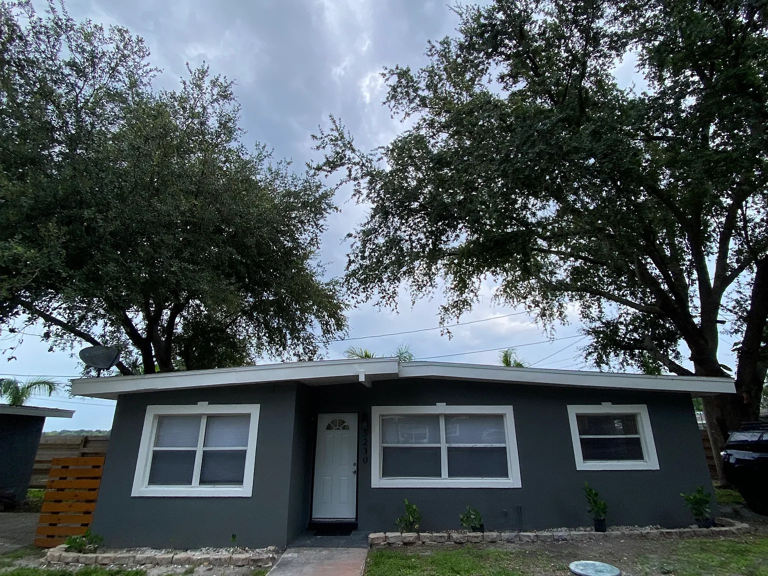 2 bed, 900 sqft, $1,800 — Photo 1