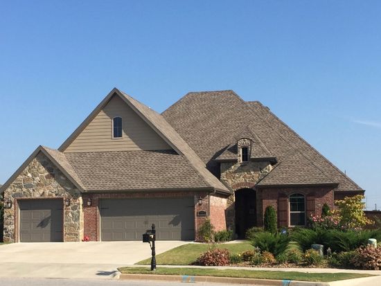 700 SW Edinburgh Ave, Bentonville, AR 72712