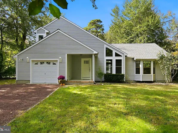 12 Champlain Ct, Manahawkin, NJ 08050