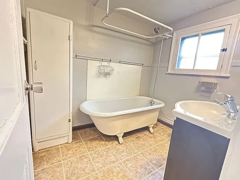 642 Cherry St SE #3 — Photo 5