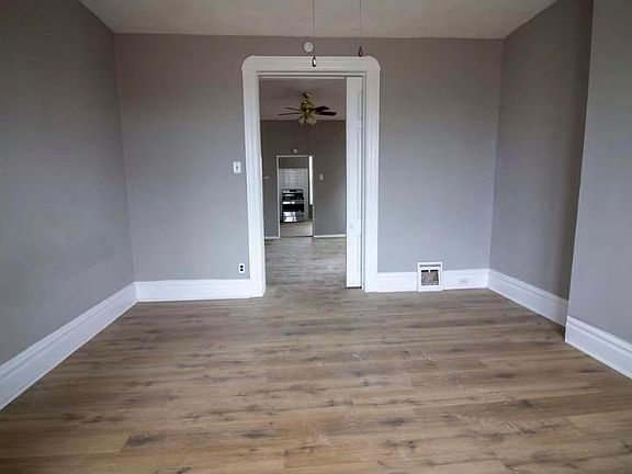 4th image of 4981 Arsenal St