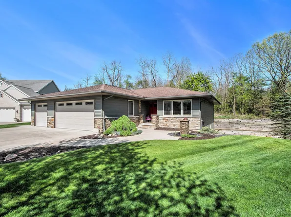1134 Emerald Woods Ct SE, Byron Center, MI 49315