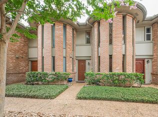 674 S Ripple Creek Dr, Houston, TX 77057