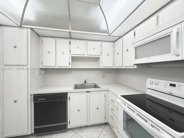 3800 S Ocean Dr #1114 — Photo 8