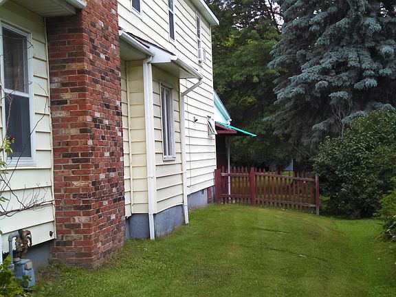 5th image of 164 Groton Ave