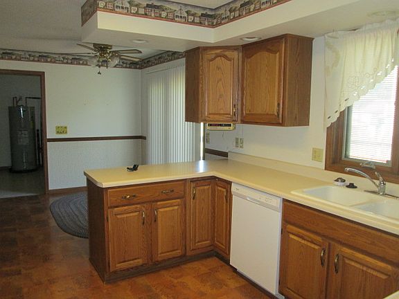 3rd image of 1316 Maplewood Dr
