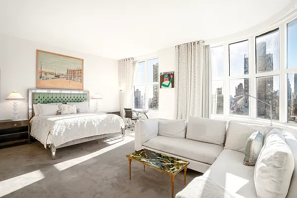 Sold by Compass | media 17