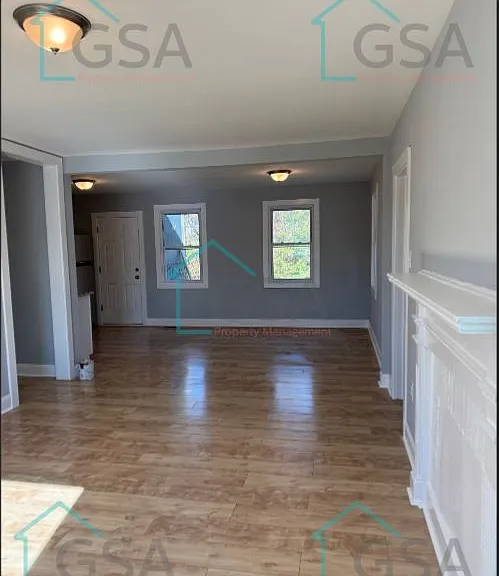 694 Saxon Ave — Photo 12