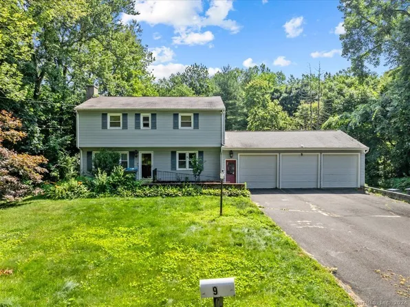 9 Oak Crest Drive, Brookfield, CT 06804