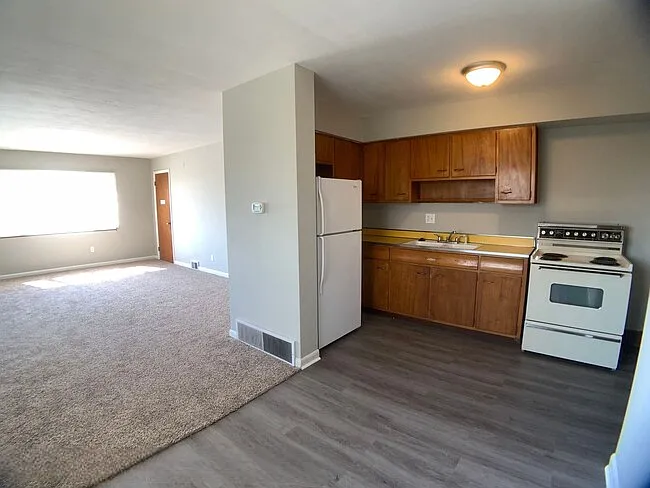 2425 Springmont Ave — Photo 8