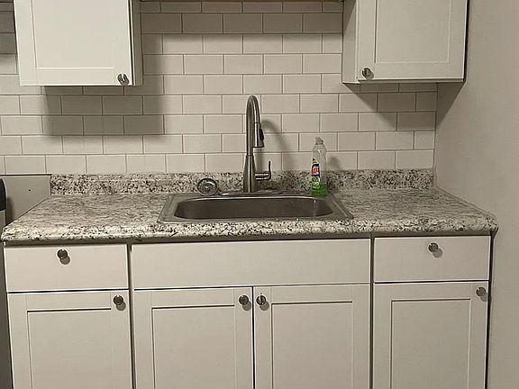 5th image of 6151 Market St