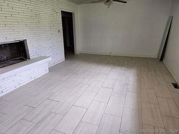 5th image of 502 Granite St