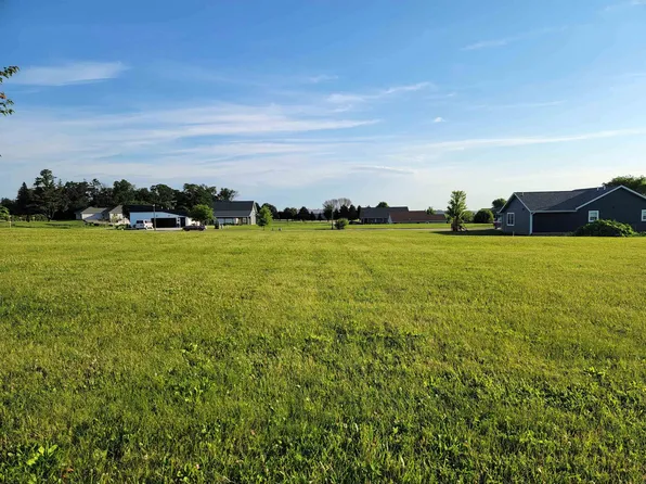 0 Cambridge St, Cresco, IA 52136