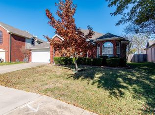231 Jennifer Ln, Arlington, TX 76002