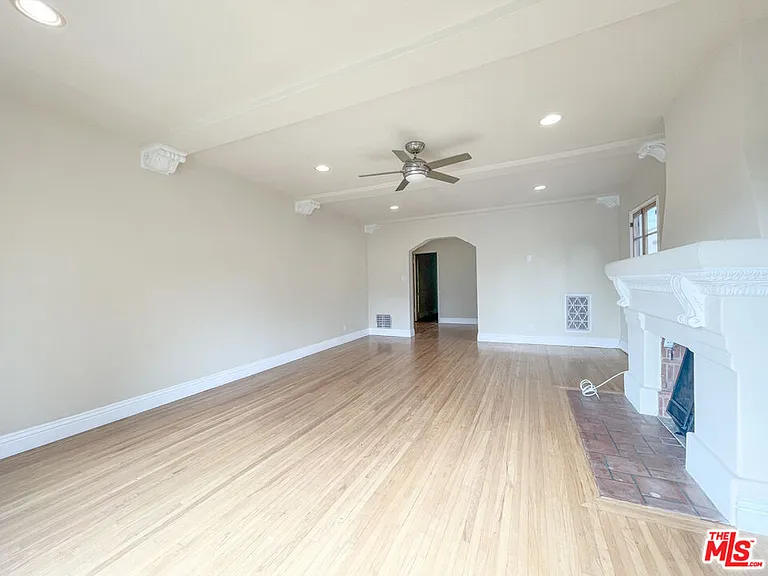219 S Hamilton Dr #2 — Photo 4