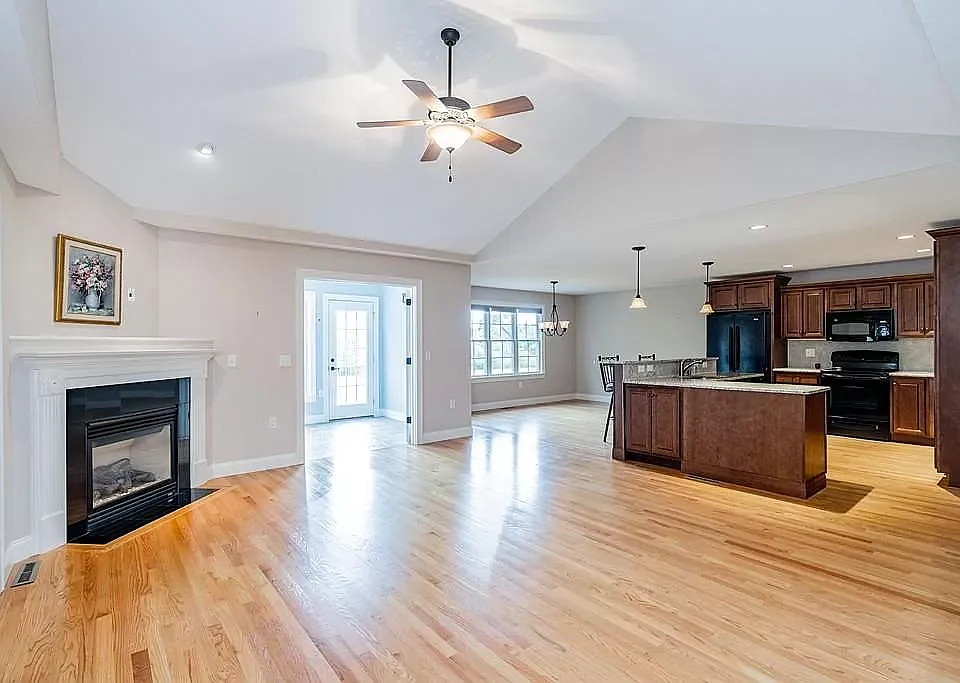 2 Jarry Dr