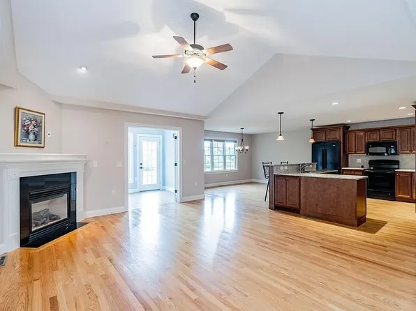 (undisclosed Address), Southwick, MA 01077