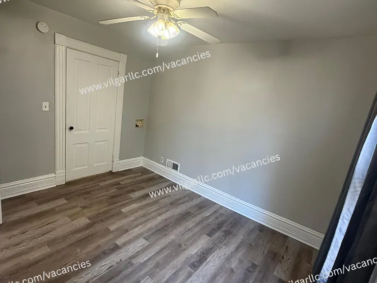 708 Perry St — Photo 15