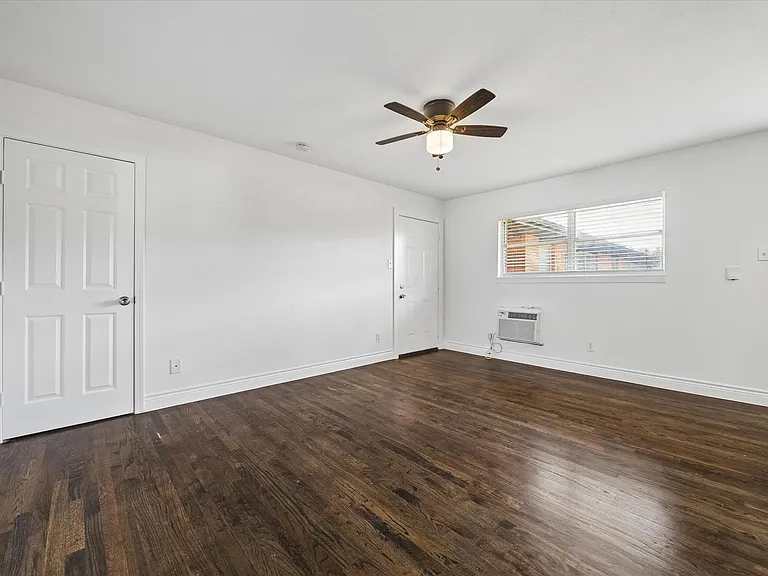 5102 Academy — Photo 17