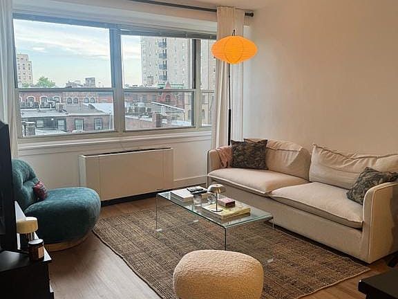 2nd image of 1806 Rittenhouse Sq #R-606