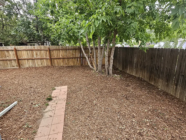 2840 Benton St — Photo 16