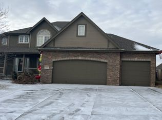 1020 S 200th St, Elkhorn, NE 68022