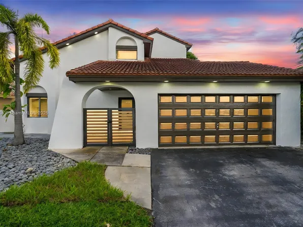 17353 NW 62nd Ct, Hialeah, FL 33015