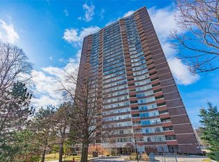 3100 Kirwin Ave #2702, Mississauga, ON L5A 3S6