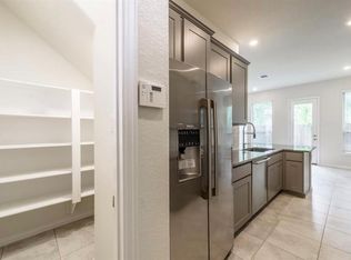 711 Embercove Dr, Houston, TX 77018