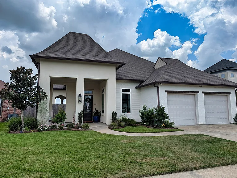 401 Cypress View Dr — Photo 2