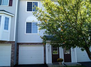 2841 Arboretum Vilg Trl, Chanhassen, MN 55317