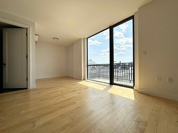 3rd image of 564 Saint Johns Pl Penthouse 718