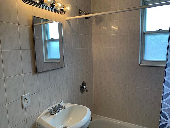 3rd image of 7334 255th St #3