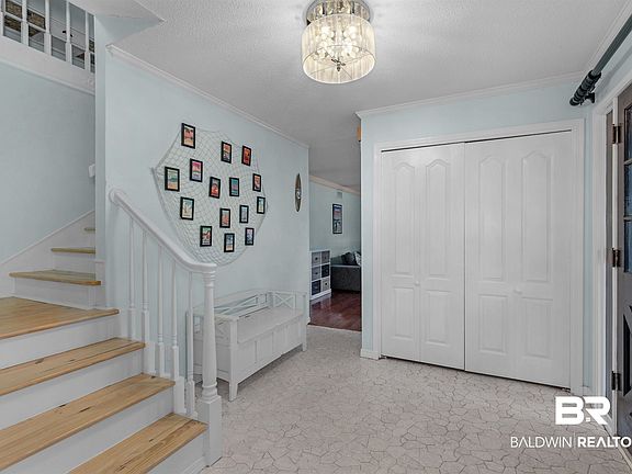 2nd image of 567 Wedgewood Dr