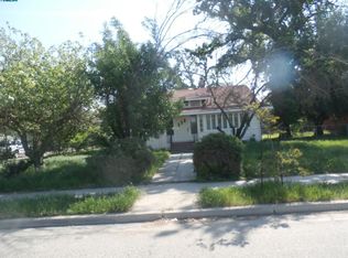 136 S Harvard Ave, Lindsay, CA
