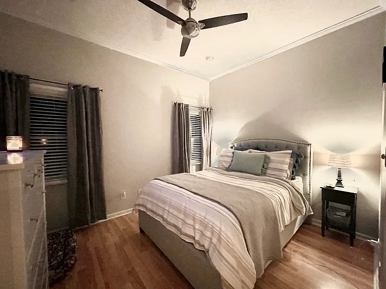 435 W Somersbe Pl — Photo 8