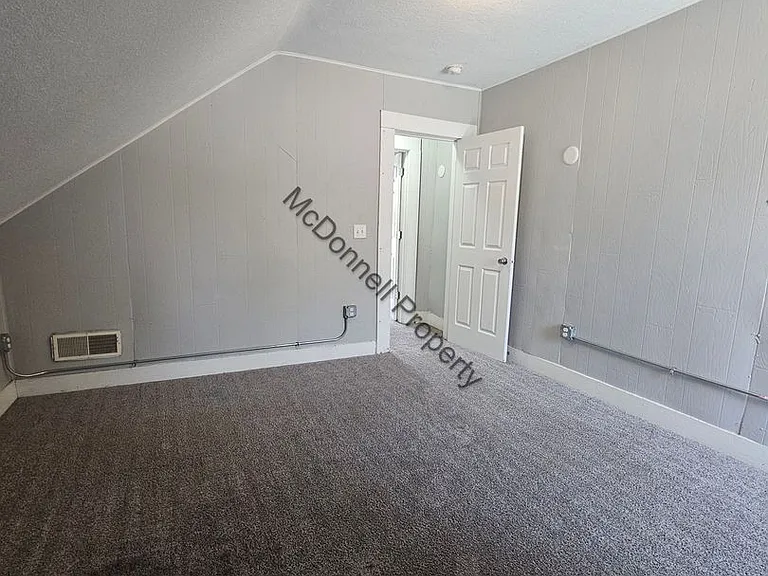 1220 W 5th St — Photo 10