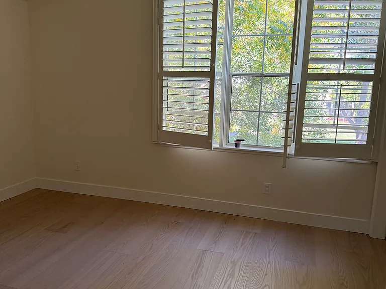 121 Beacon St — Photo 9