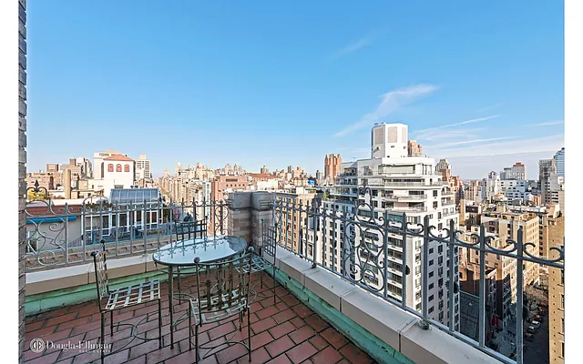 Sold by Douglas Elliman | media 10